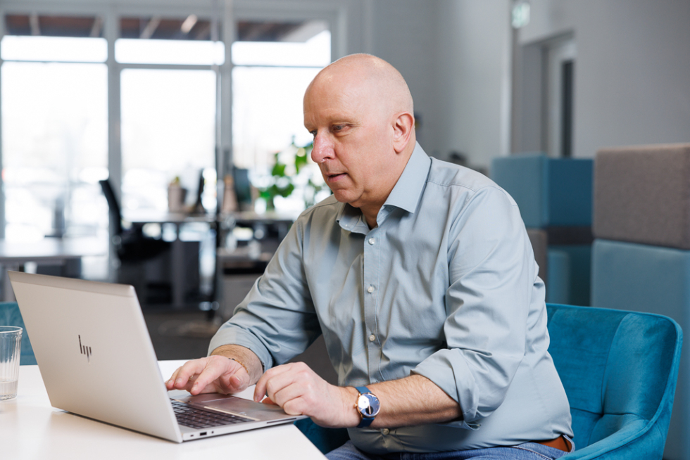 Business Fotos / Experte für Fach- und Führungspositionen in Vertrieb, Marketing und Projektmanagement mit Schwerpunkt IT-Hersteller, IT-Channels, E-Commerce und IT-Security Personal Branding Shooting für Führungskräfte in Koblenz