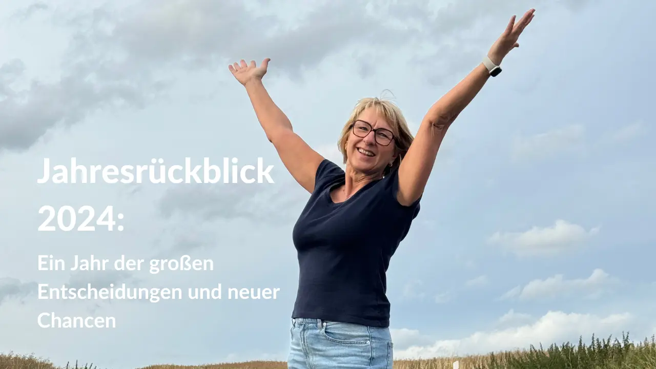 Jahresrückblick 2024 - Smartphonefoto zeigt die Fotografin Karina Schuh mit den Armen gen Himmel gestreckt