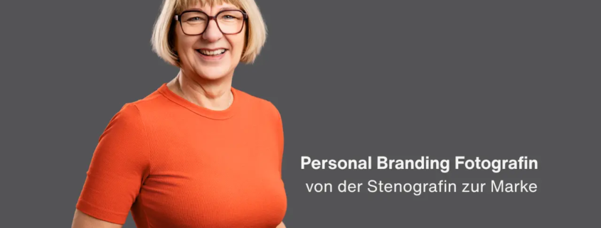 Karina Schuh – Personal Branding Fotografin aus Polch bei Koblenz, in Orange gekleidet. Vom DDR-Grau zur unverwechselbaren Marke.